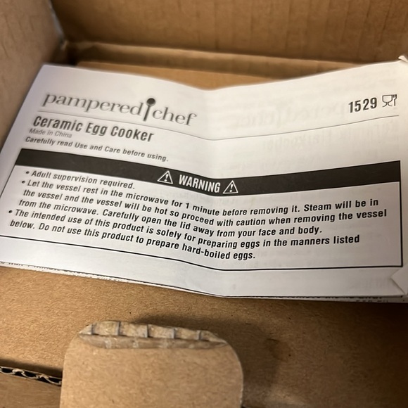 NIB Pampered Chef Ceramic Egg Cooker - Picture 2 of 3